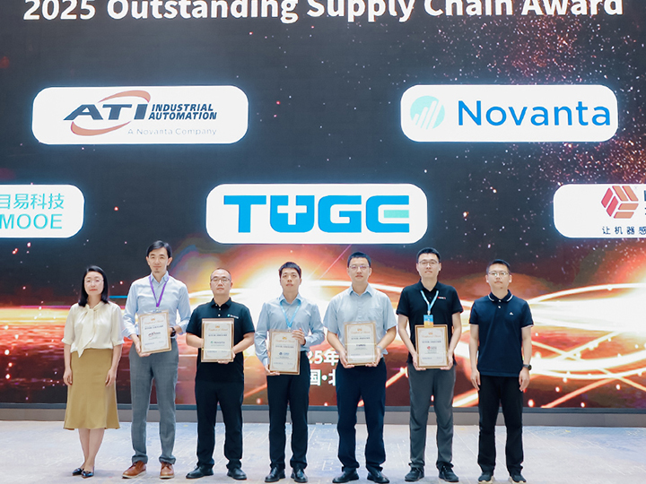 从精准力控到手术创新|坤维科技斩获 2025 MedRobot 医疗机器人卓越供应链奖