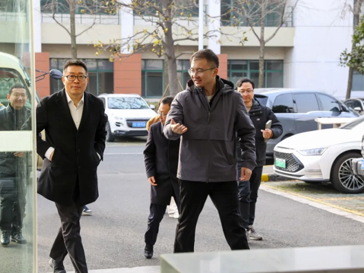 锻造新质生产力 实现高质量发展丨武进区委书记沈东率队调研开云体育-开云（中国）
