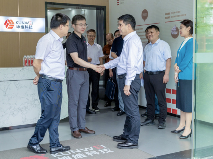 培育发展新质生产力 打造融合科创新生态丨区委副书记、区长恽淇丞率队调研开云体育-开云（中国）
